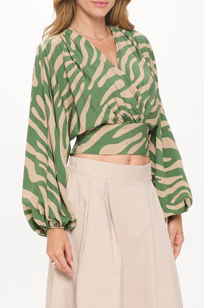 Print V neck Crop Top w Smock Detail